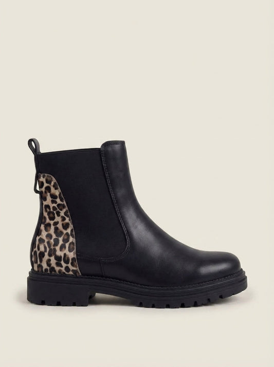 Botines Chelsea negros – Detalle de leopardo